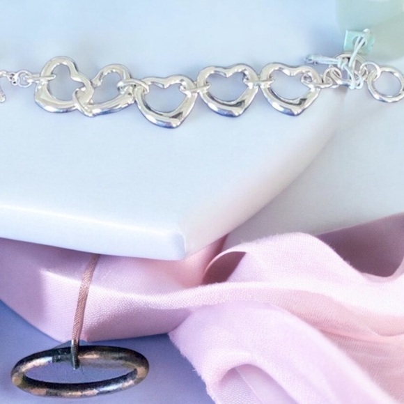 Atterri New Silver Heart Link Bracelet - Picture 4 of 5